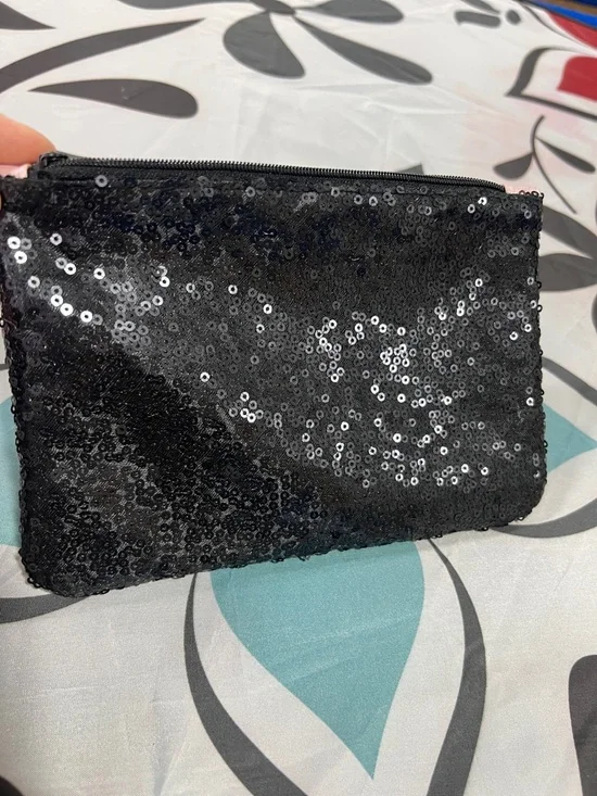 Betty Boop Black and Pink Heart Zip Pull Pouch - Picture 8 of 9